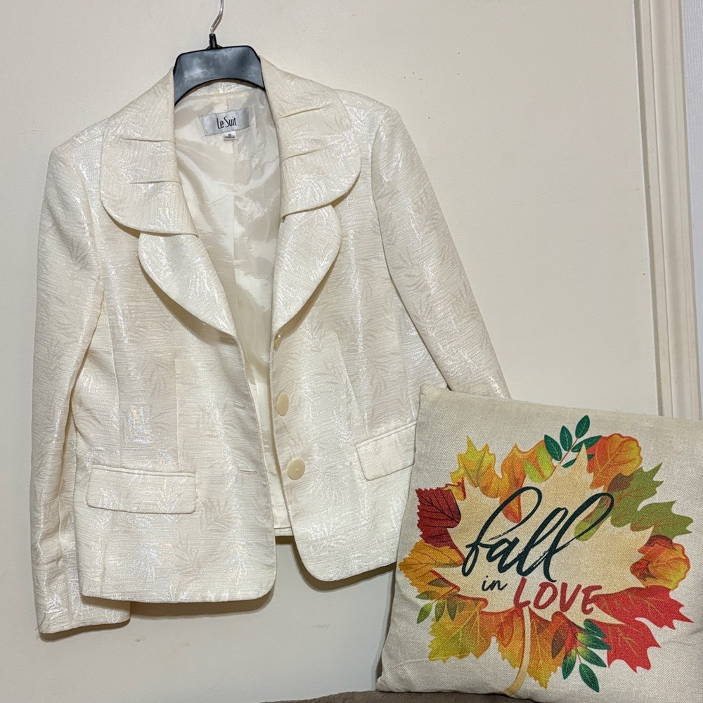 Le Suit Shimmering Cream Blazer